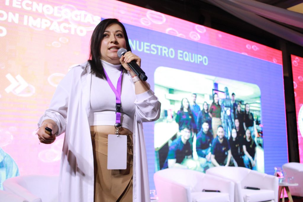 Exitosa participación Usach en evento que reunió a líderes de la innovación y el emprendimiento femenino