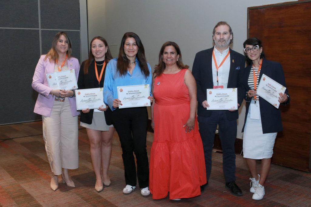 Exitosa participación Usach en evento que reunió a líderes de la innovación y el emprendimiento femenino