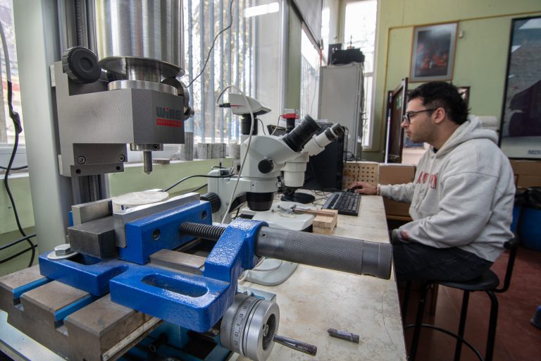 Laboratorio de Mecánica de Rocas