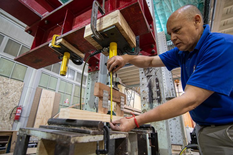 Laboratorio de Estructuras e Investigación de Materiales