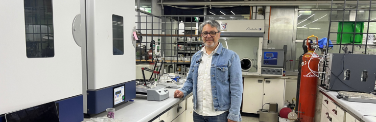 Investigación apunta a desarrollar nuevo material para producir hidrógeno verde en forma más eficiente y económica