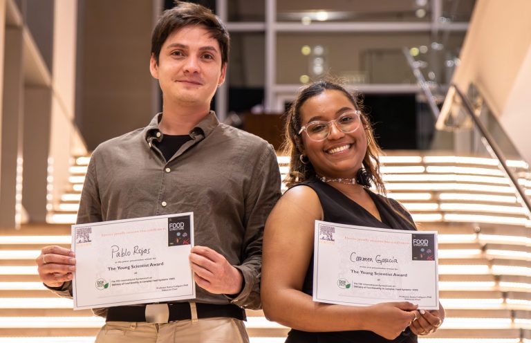 Jóvenes investigadores Usach son premiados en simposio internacional sobre ciencia de los alimentos